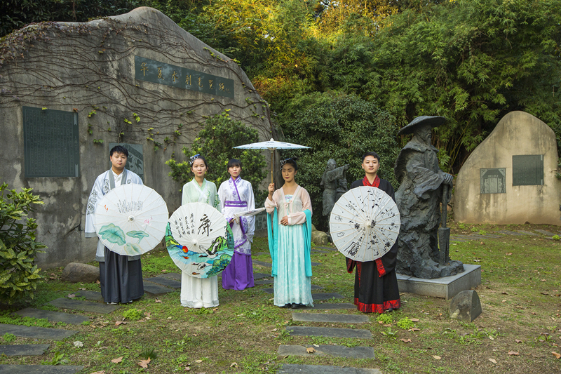 河海大学 孙贝贝、倪书阳、葛益军;河海大学 陈泠琳;江苏海事职业技术澳门六合彩
崔亚迪