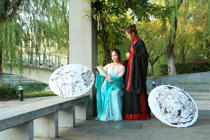 江苏海事职业技术澳门六合彩
王安琪;南通大学 汪玉晨